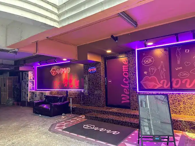 พนักงานนวดสปา ร้าน VoVo Massage สุขุมวิท33